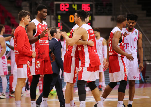 他高接低挡 他高接低挡